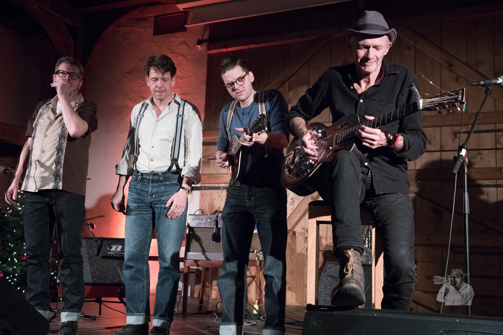  Peter Crow C,  Abi Wallenstein, 
