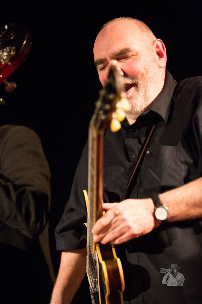  Bernd Simon, 
