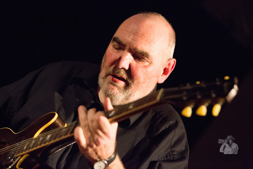  Bernd Simon, 
