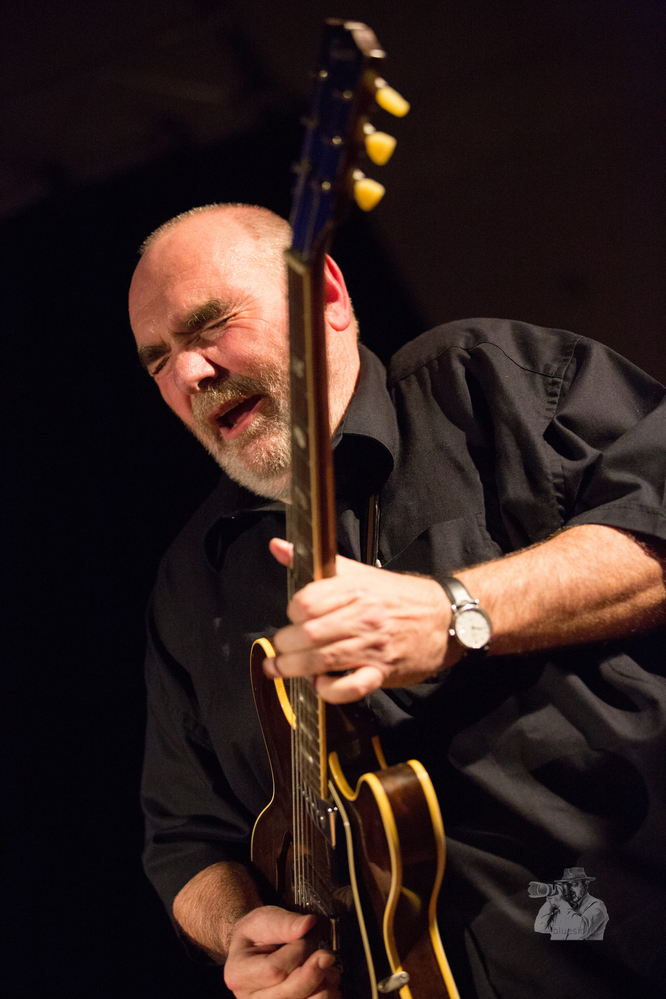  Bernd Simon, 
