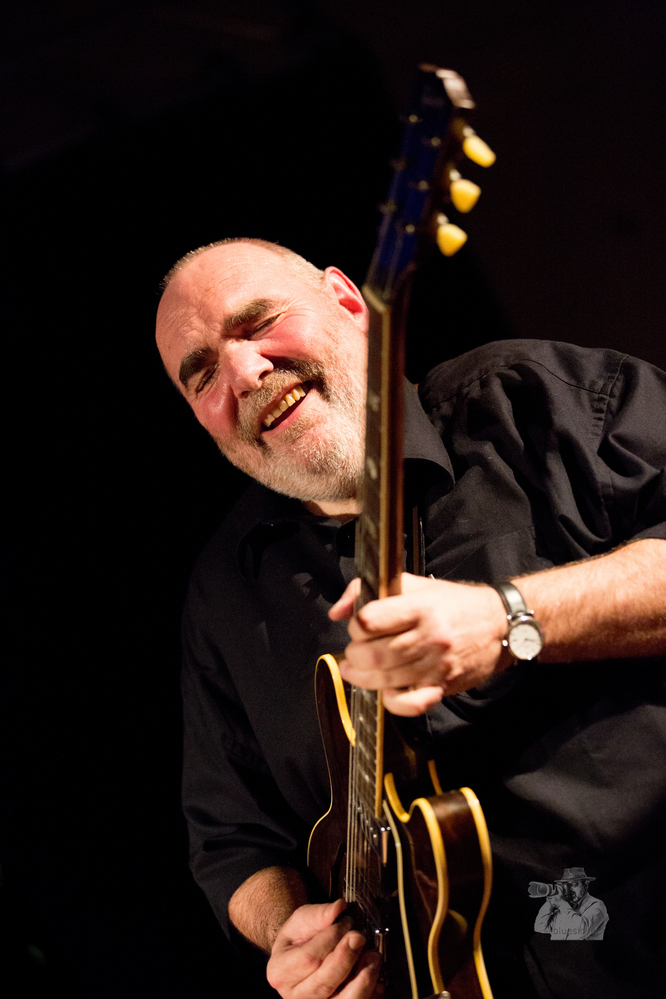  Bernd Simon, 
